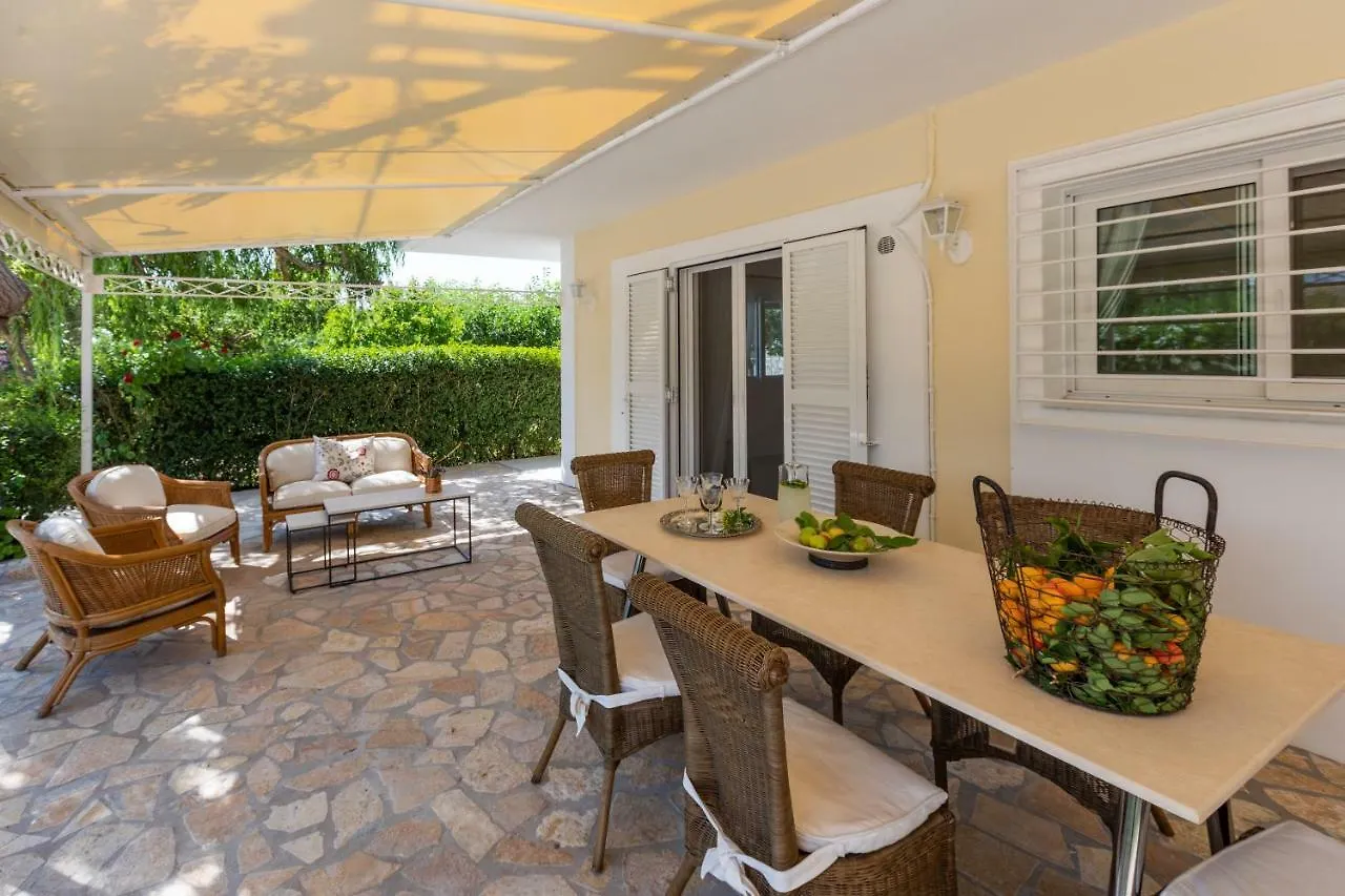 Apartment Villa Pelagia Svoronata Greece