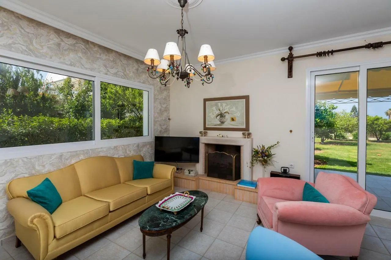 סבורונטה Villa Pelagia יוון